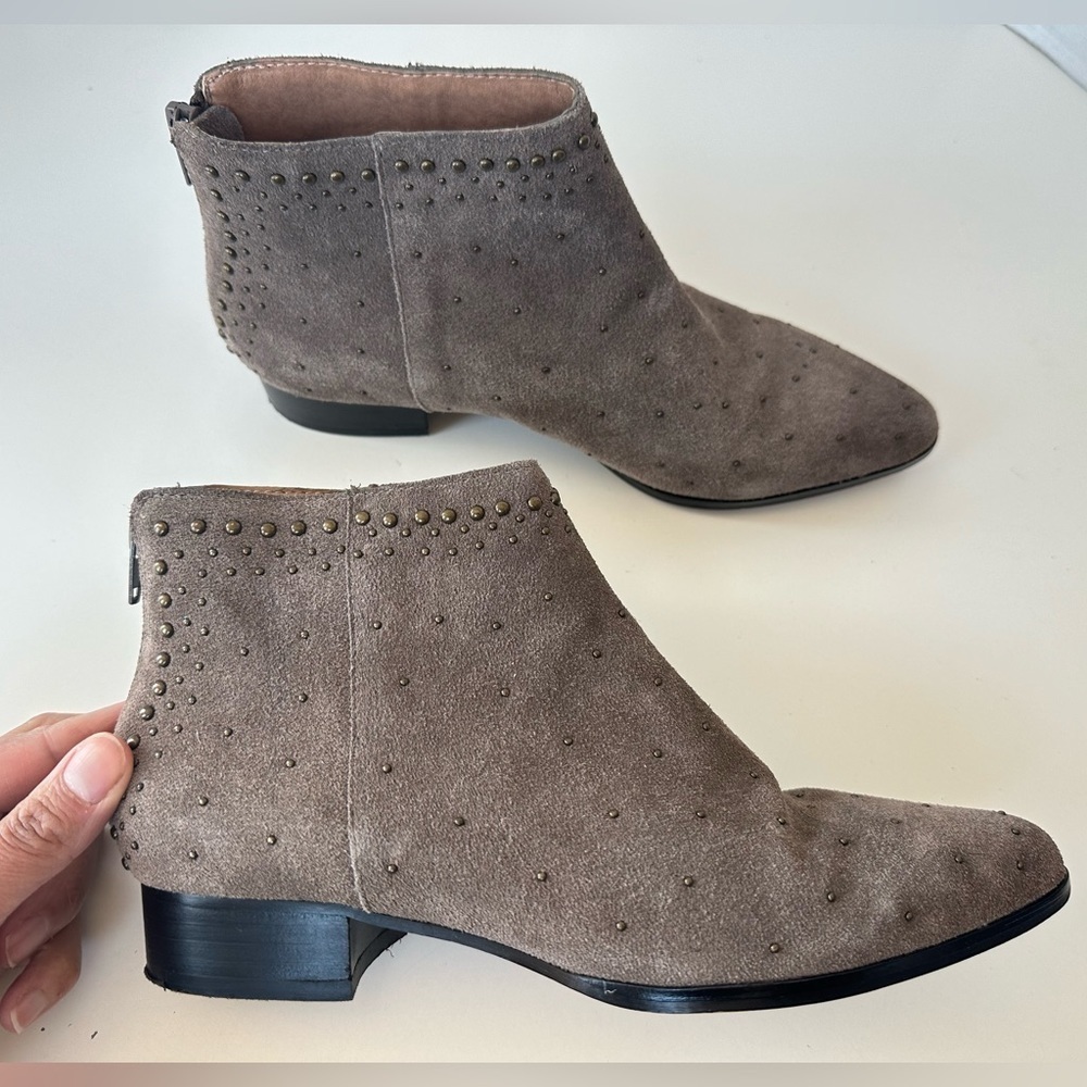 Bettye Frederika Grey Taupe Zip Up Ankle Boots Booties Size 6.5